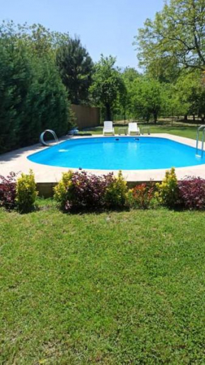 EKŞİ HOUSE